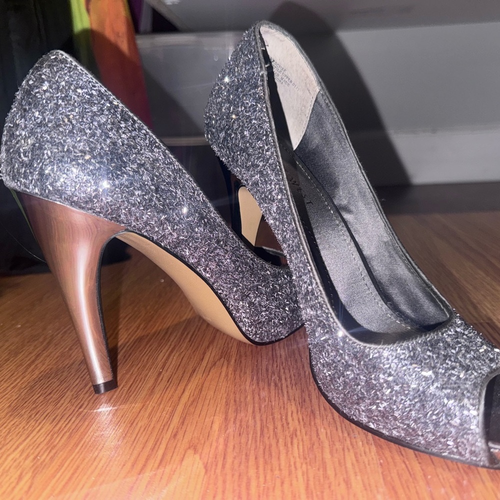 Nine West Silver Glitter Peep-Toe Heels